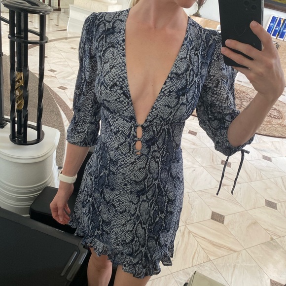 Reformation Scarlett Dress in Serpent - Picture 3 of 5